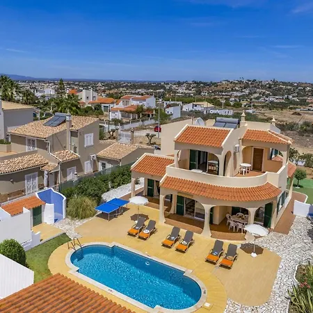 Villa Guerreiro By *